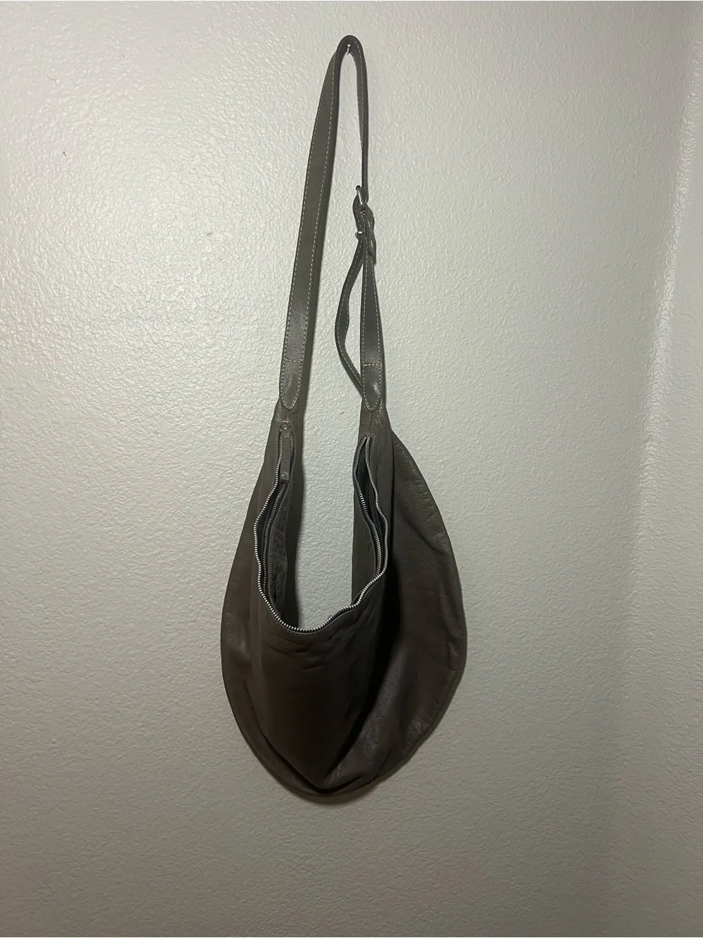 Alembika Handmade Genuine Leather Oversized Slouchy Hobo Bag inTaupe Gray